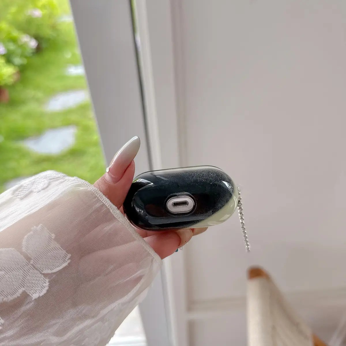 🔥ONLY TODAY 49% OFF🔥Luminous Quicksand AirPod Case